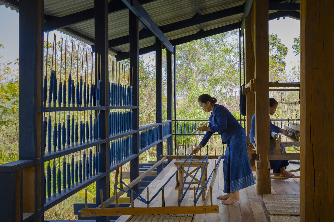 The project incorporates the wooden components from looms, warping boards and spindle wheel. 