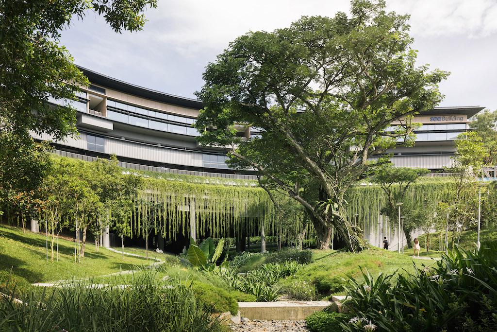 National University of Singapore School of Computing (COM3) by LAUD Architects (Completed Buildings – HE and Research) ©Finbarr Fallon