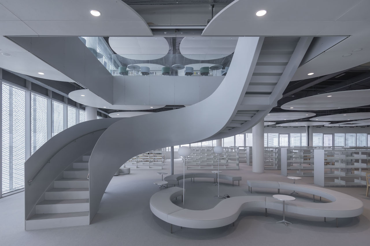 A reading area in the Taichung Public Library, with furniture designd by SANAA. (Photo: Iwan Baan)