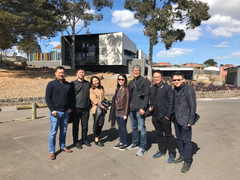 Ko Shiou Kee (first on the right) together with Directors, Ben Tang and David Lee and other staff from K2LD Architects.