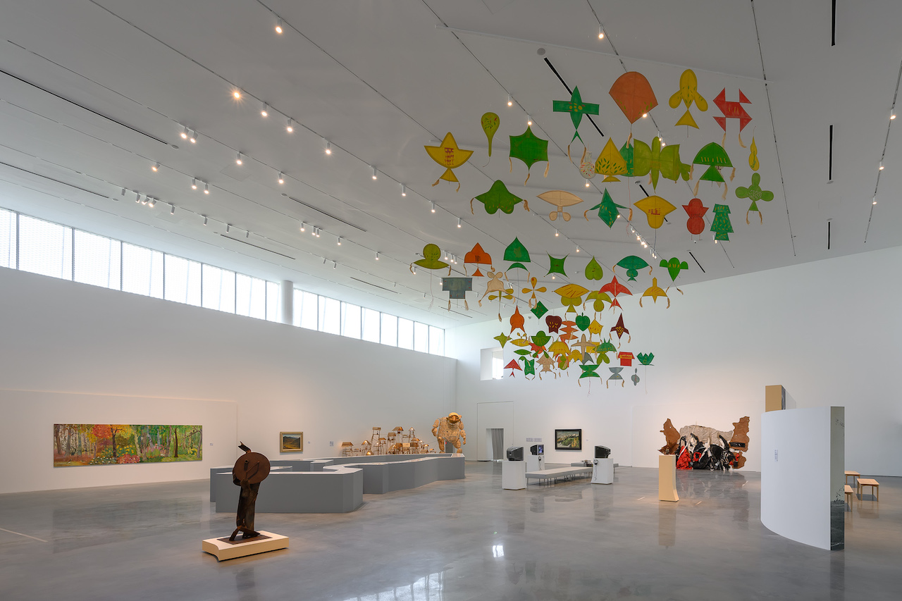 Installation view of ‘How to Draw a Coastline?’, in the exhibition A Call of All Beings: See You Tomorrow, Same Time, Same Place at Taichung Art Museum, 2025 (Photo: ANPIS FOTO.)