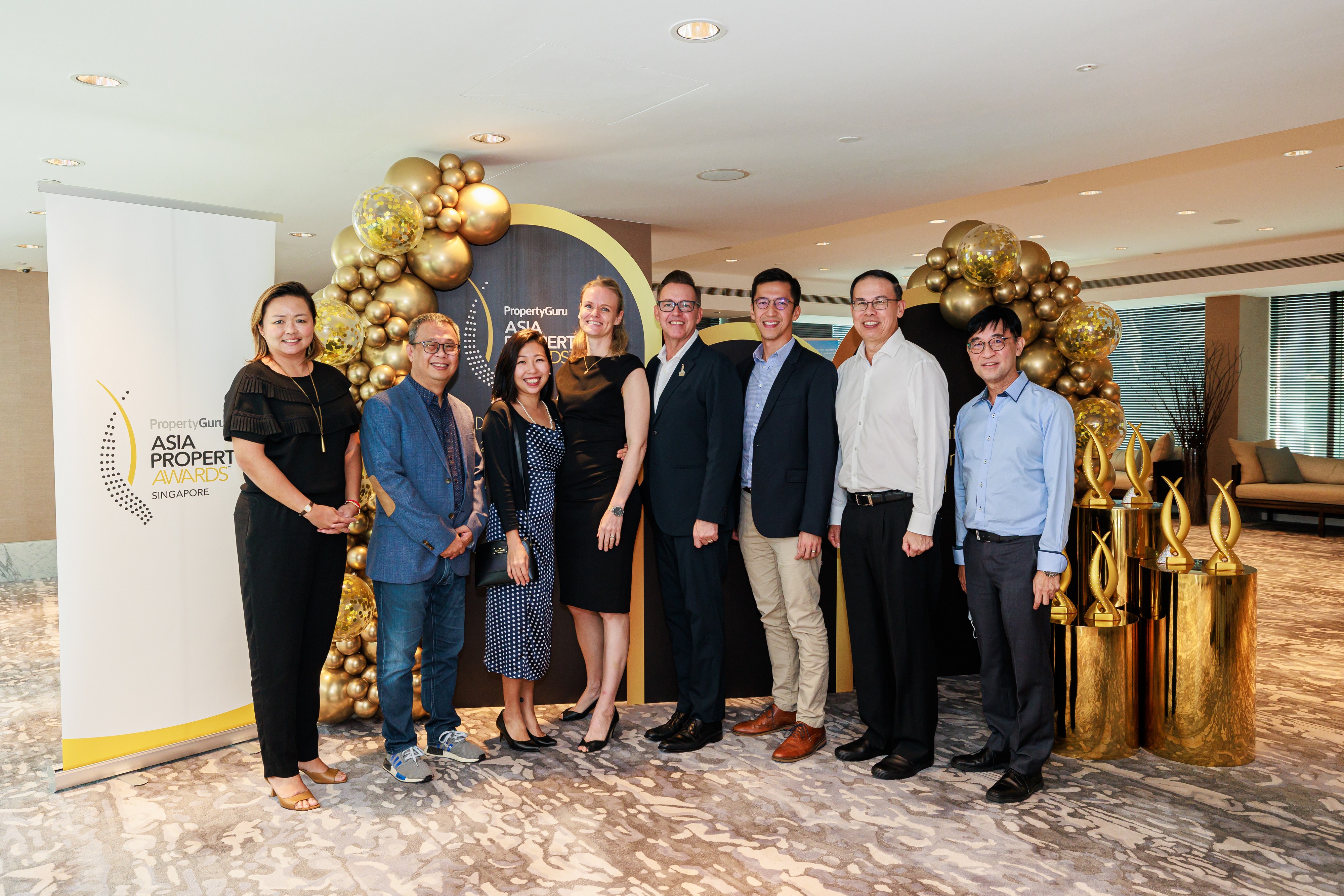 From left to right: Shyn Yee Ho-Strangas, Managing Director, Data Sense and Software Solutions, PropertyGuru; Dr. Tan Tee Khoon, Country Manager, PropertyGuru.com.sg; Joelle Chen, Sustainability Director, Singapore, Lendlease; Kristin Thorsteins, Awards Chairperson and Head of Partnerships – SEA, IWG PLC; Jules Kay, General Manager, PropertyGuru Asia Property Awards & Events; Henry Woon, Director, Atelier Ten; Teo Ho Pin, Senior Advisor, Managed Services, Surbana Jurong Private Limited; and Kah Poh Tay, Adjunct Associate Professor at NUS Dept of Real Estate